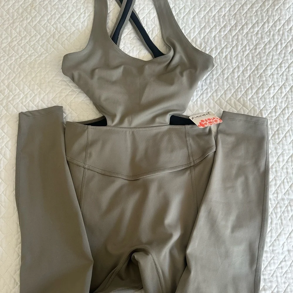 Free People Movement Back it Up- Romper Sage Beige NWT Size XS - Picture 7 of 10